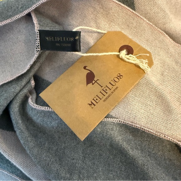 Melifluos Gray and Pink Reversible Shawl One Size NWT - Picture 5 of 5